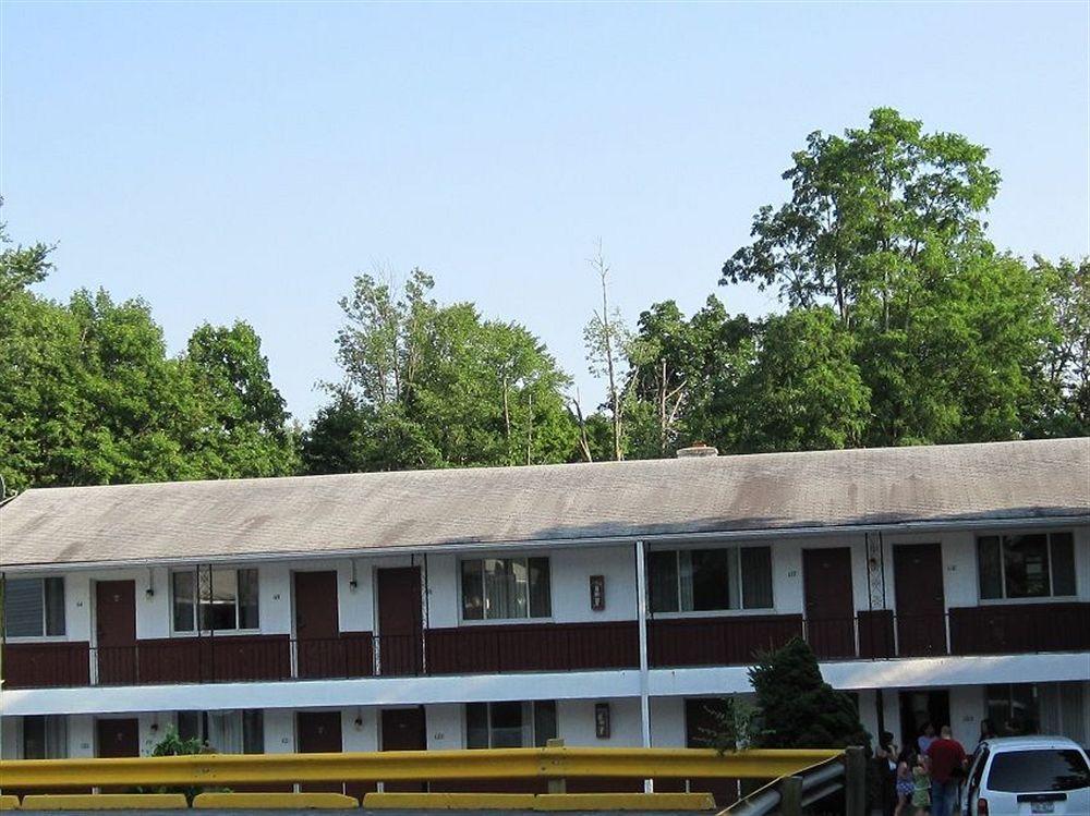 Budget Motor Inn- Mahopac Ngoại thất bức ảnh